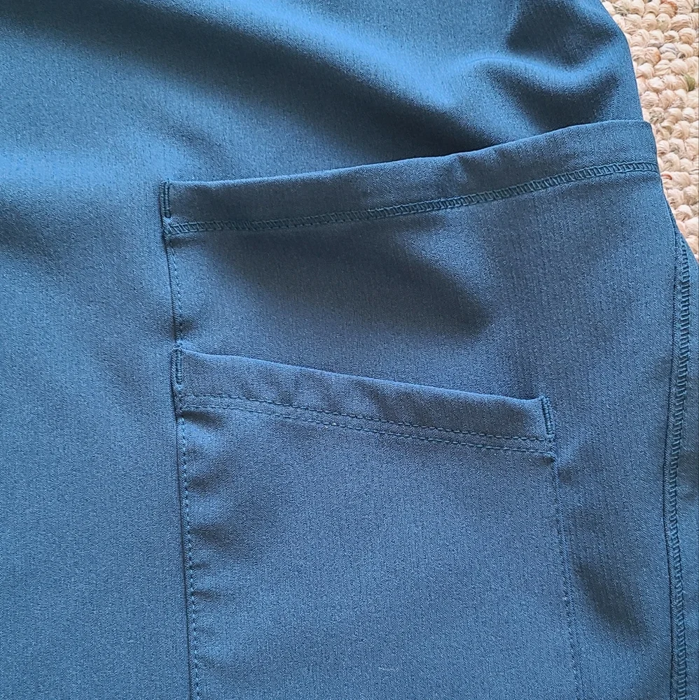 Skechers scrubs set - Picture 7 of 12